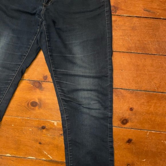 Liquid X Midrise Straight Leg Jeans Pants - Picture 7 of 11